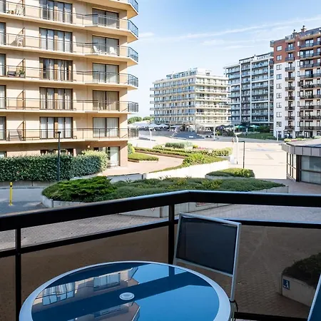 Alexandra 110 Apartment De Panne